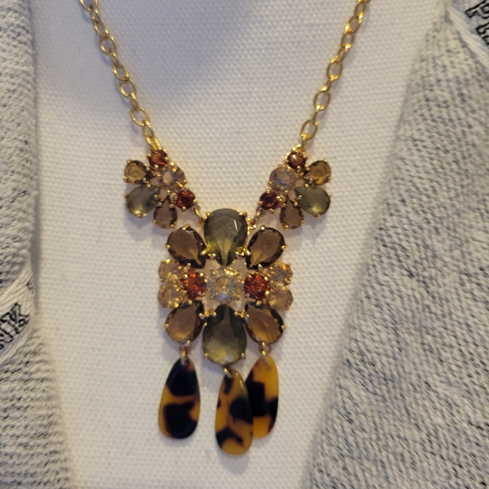 NWT Talbot's jeweled necklace in his of amber